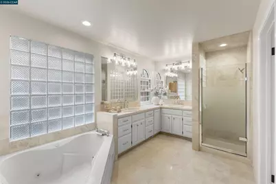 21 Oval Rd, Oakland, CA 94611 - Photo 33