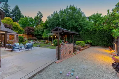 21 Oval Rd, Oakland, CA 94611 - Photo 49