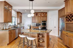 7015 Elverton Dr, Oakland, CA 94611 - Photo 19