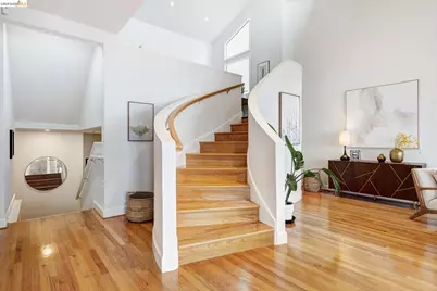 7015 Elverton Dr, Oakland, CA 94611 - Photo 31