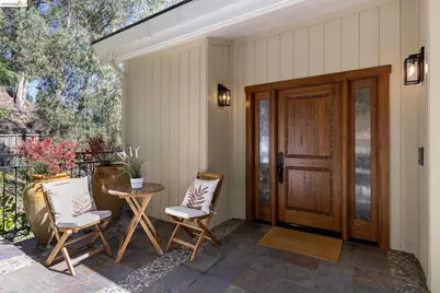 7015 Elverton Dr, Oakland, CA 94611 - Photo 3