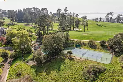 407 Vista Heights Rd, El Cerrito, CA 94530 - Photo 3