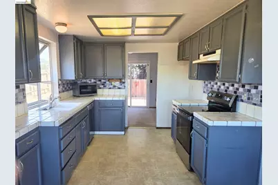 301 Maude Ct, Oakley, CA 94561 - Photo 5