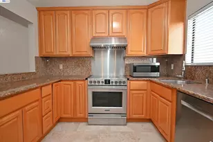 17994 Azalea Rd, Hayward, CA 94541 - Photo 15