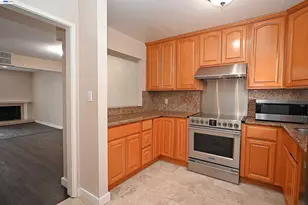 17994 Azalea Rd, Hayward, CA 94541 - Photo 17