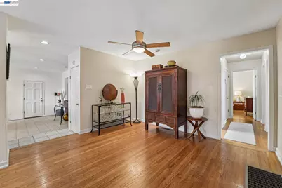 301 Joan Vista St, El Sobrante, CA 94803 - Photo 11
