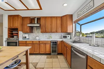 301 Joan Vista St, El Sobrante, CA 94803 - Photo 19