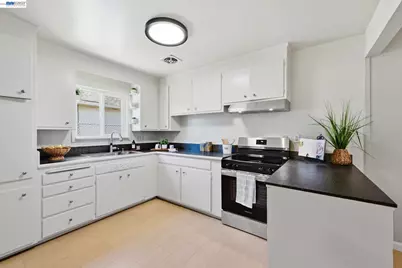 42881 Applewood St, Fremont, CA 94538 - Photo 9
