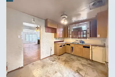 2224 108th Ave, Oakland, CA 94603 - Photo 11