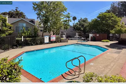 320 Warmcastle Court, Martinez, CA 94553 - Photo 29