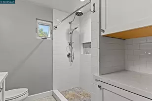 557 43rd St, Oakland, CA 94609 - Photo 19