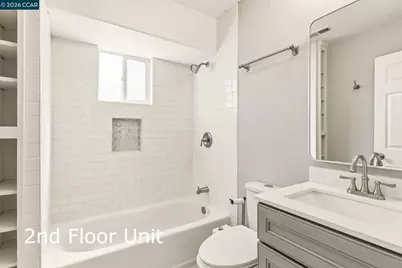 557 43rd St, Oakland, CA 94609 - Photo 39