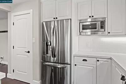 557 43rd St, Oakland, CA 94609 - Photo 7