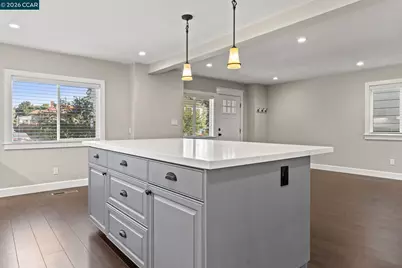 557 43rd St, Oakland, CA 94609 - Photo 5