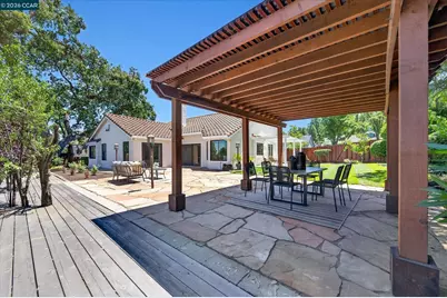 220 Briaridge Ct, Pleasant Hill, CA 94523 - Photo 27