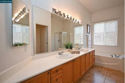 1725 Hazeltine Way, Fairfield, CA 94533 - Photo 27