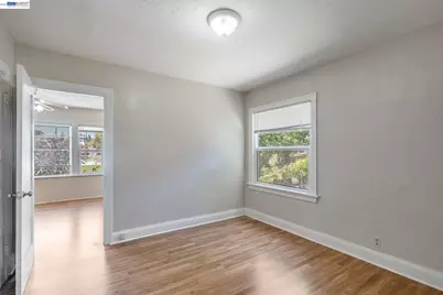 4500 San Carlos Ave, Oakland, CA 94601 - Photo 15