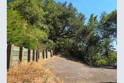 100 Black Log Rd, Kentfield, CA 94904 - Photo 3