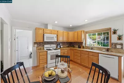 210 Vista Way, Martinez, CA 94553 - Photo 11