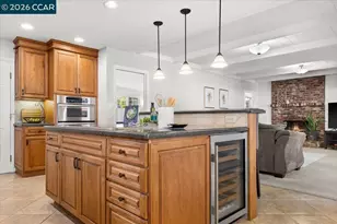 114 Combs Ln, Vallejo, CA 94590 - Photo 1