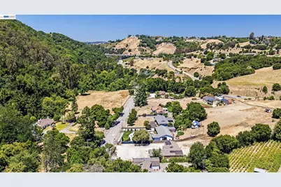 6344 Paloverde Rd, Castro Valley, CA 94552 - Photo 45