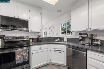 1002 Pinehurst Ct, Concord, CA 94521 - Photo 13