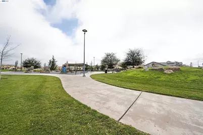 1589 Friendly, Manteca, CA 95337 - Photo 45