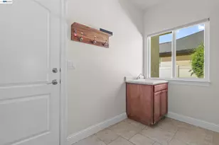 2110 Cadjew St, Redding, CA 96003 - Photo 37