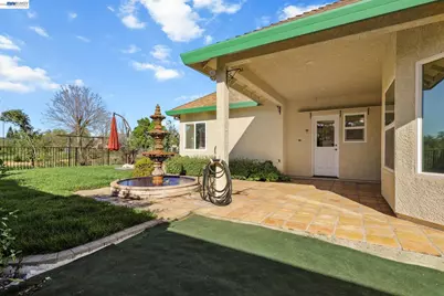 2110 Cadjew St, Redding, CA 96003 - Photo 29