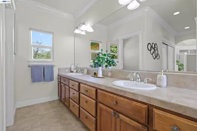 2110 Cadjew St, Redding, CA 96003 - Photo 21