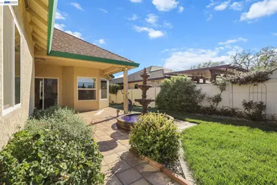 2110 Cadjew St, Redding, CA 96003 - Photo 53