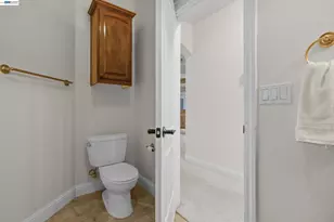 2110 Cadjew St, Redding, CA 96003 - Photo 45