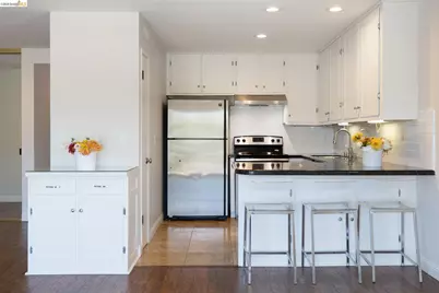 5025 Woodminster Ln #304, Oakland, CA 94602 - Photo 9