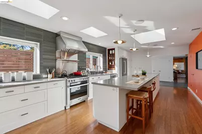6941 Ridgewood Way, Oakland, CA 94611 - Photo 17