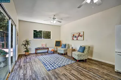 1607 Lynwood Dr, Concord, CA 94521 - Photo 37