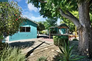 1607 Lynwood Dr, Concord, CA 94521 - Photo 37