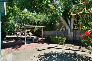 1607 Lynwood Dr, Concord, CA 94521 - Photo 35