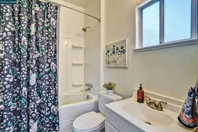 1607 Lynwood Dr, Concord, CA 94521 - Photo 27