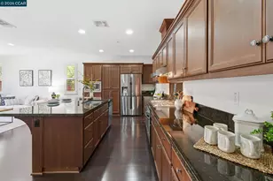 306 Crimson Cir, Vacaville, CA 95687 - Photo 9