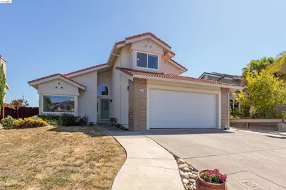 2137 Pheasant Dr, Hercules, CA 94547 - Photo 1