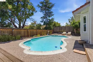2137 Pheasant Dr, Hercules, CA 94547 - Photo 75