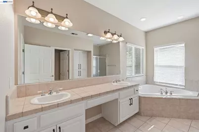 1532 Sophie Ln, Escalon, CA 95320 - Photo 27