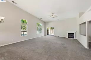 1532 Sophie Ln, Escalon, CA 95320 - Photo 5