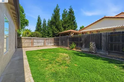 1532 Sophie Ln, Escalon, CA 95320 - Photo 43