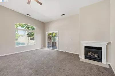 1532 Sophie Ln, Escalon, CA 95320 - Photo 7