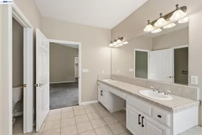 1532 Sophie Ln, Escalon, CA 95320 - Photo 29