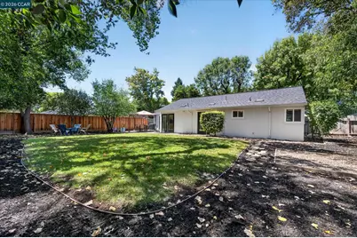 1725 Shirley Dr, Pleasant Hill, CA 94523 - Photo 17