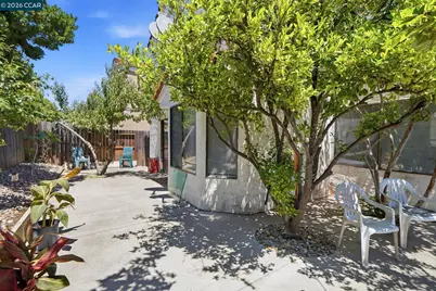 1032 Burnham Dr, Pittsburg, CA 94565 - Photo 35