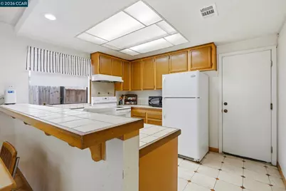 1032 Burnham Dr, Pittsburg, CA 94565 - Photo 15
