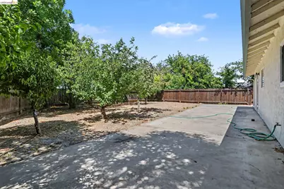 4070 Royal Links Cir, Antioch, CA 94509 - Photo 15